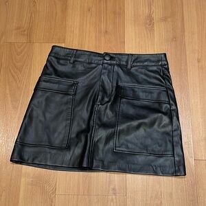 Zara women’s black leather faux skirt